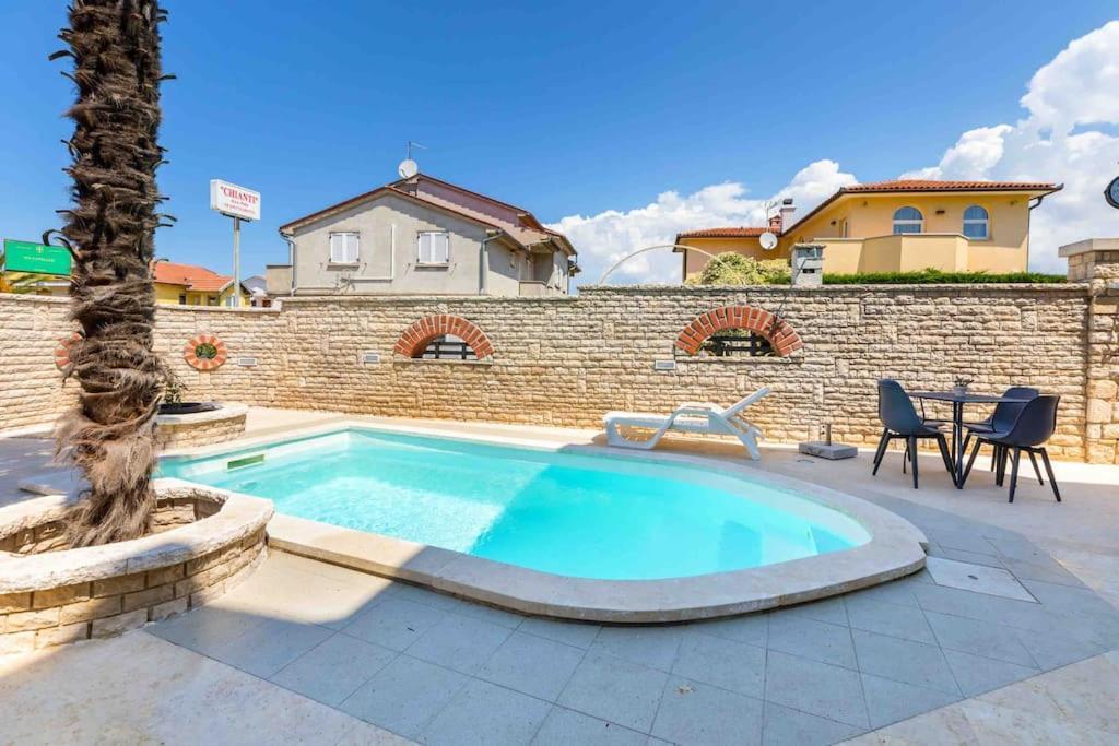 Chianti Apartment พูลา ภายนอก รูปภาพ