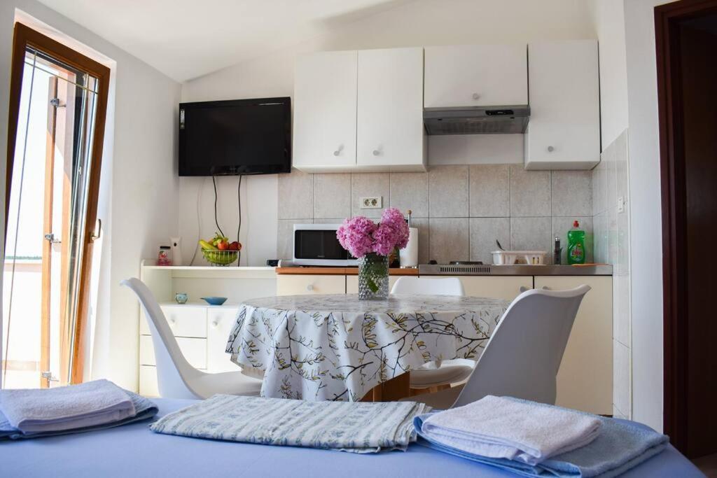 Chianti Apartment พูลา ภายนอก รูปภาพ